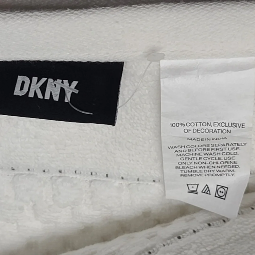 9pc DKNY White Textured Dark Gray Dot Pin Stripe Bath Hand Washcloth Towel Set